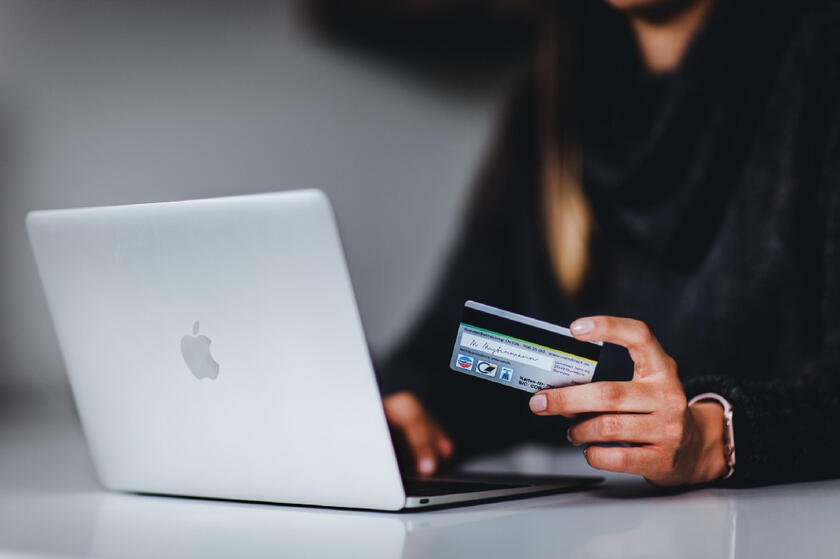 3 Effective Tips to Use Your Credit Cards Wisely