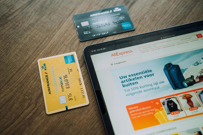 Secured vs. Unsecured Credit Cards: Which Is Right for You?