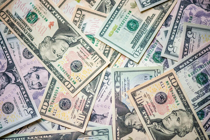 Money Lessons Everyone Should Learn in Their Twenties